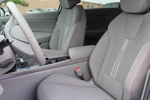 New 2025 White Hyundai SEL Sport image 9
