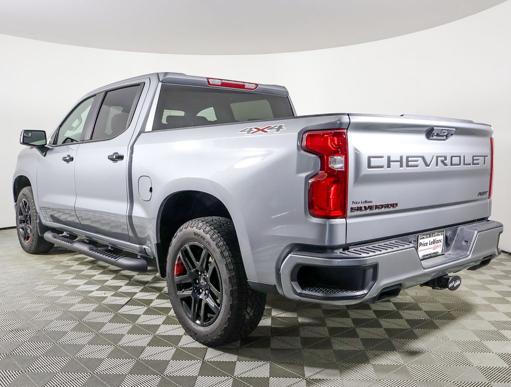 2024 Chevrolet Silverado 1500 RST photo 2
