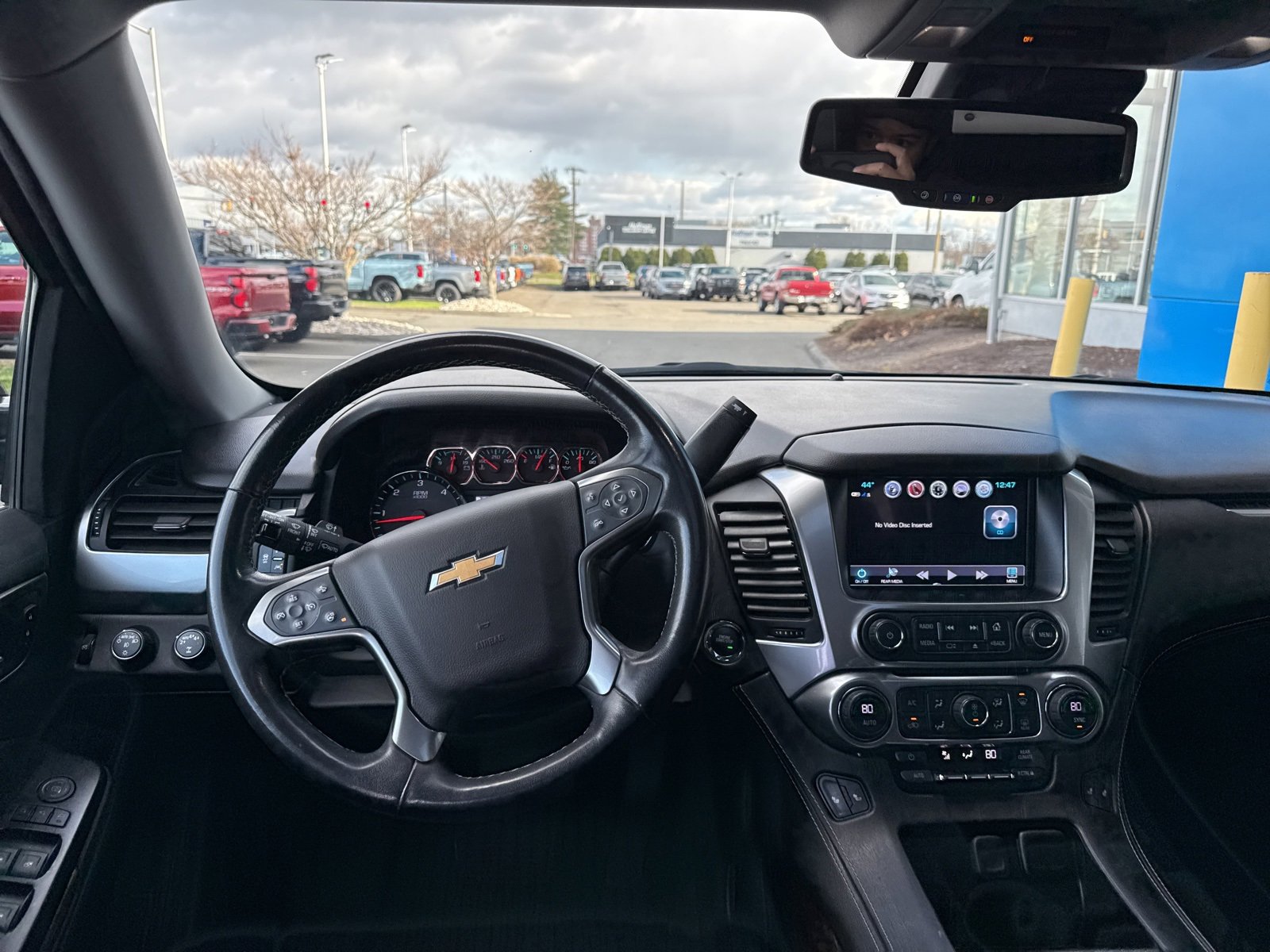 2020 Chevrolet Suburban LT photo 2