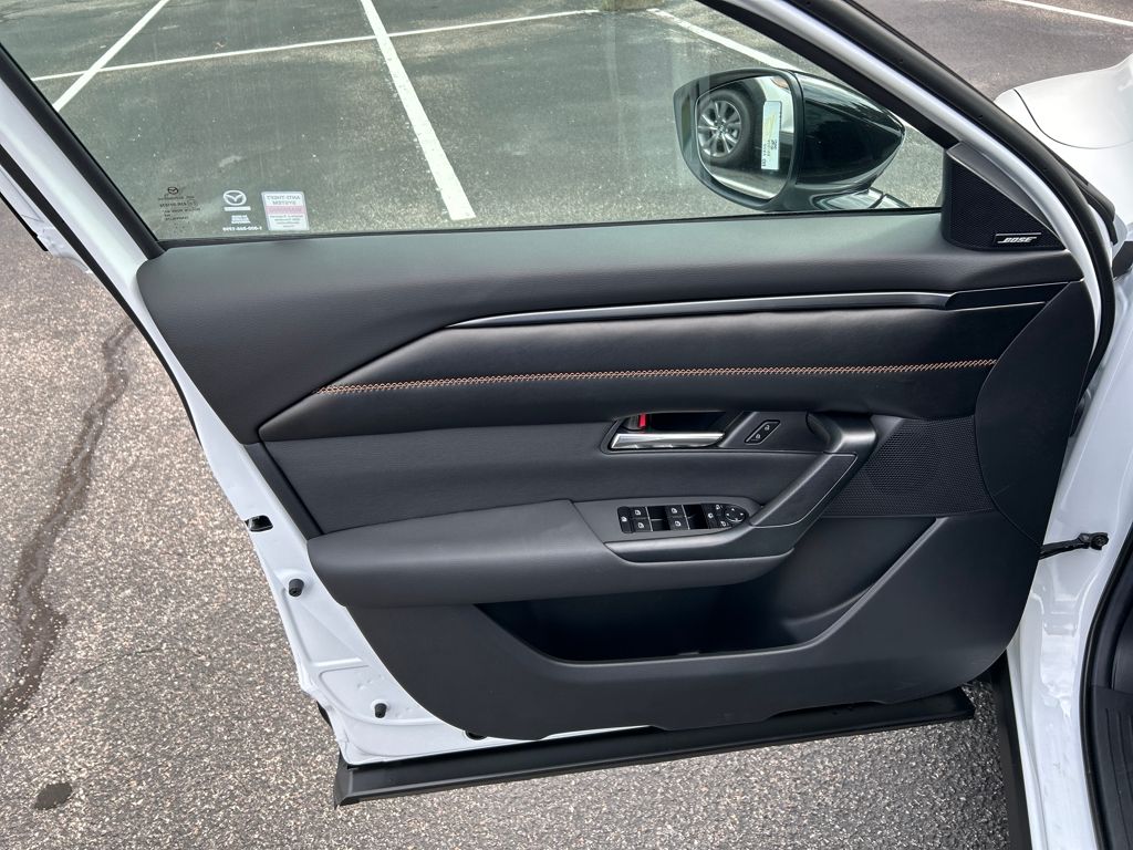 2025 Mazda CX-50 Premium Plus photo 11