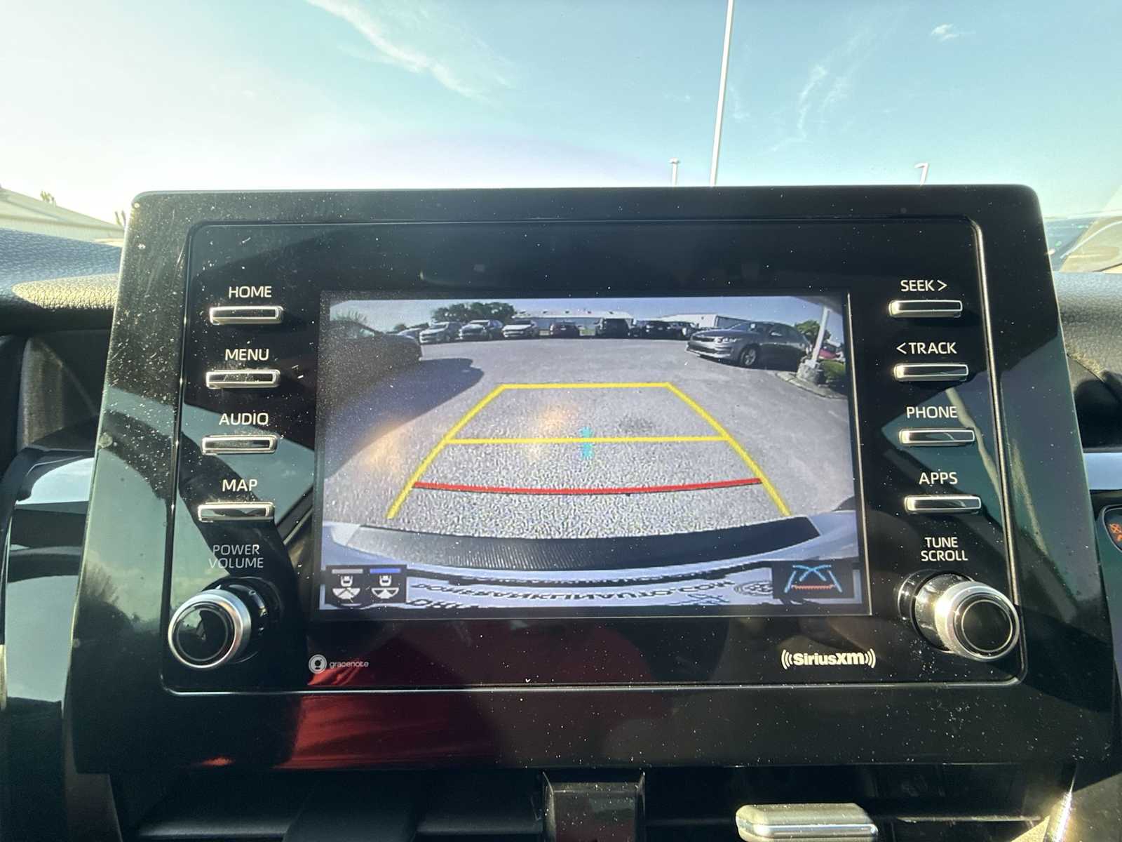 2021 Toyota Camry SE photo 17