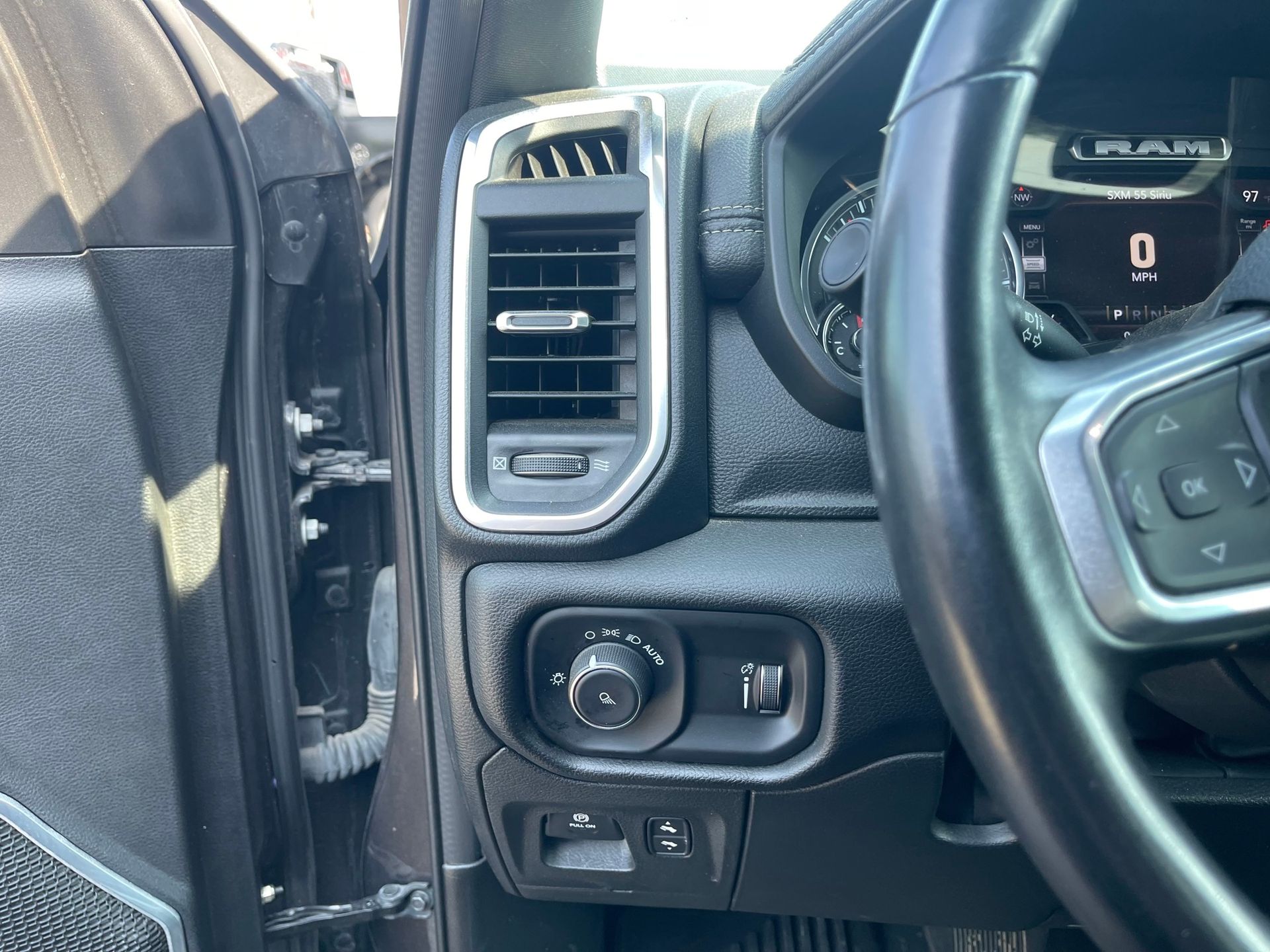 2023 Ram 1500 Laramie photo 16