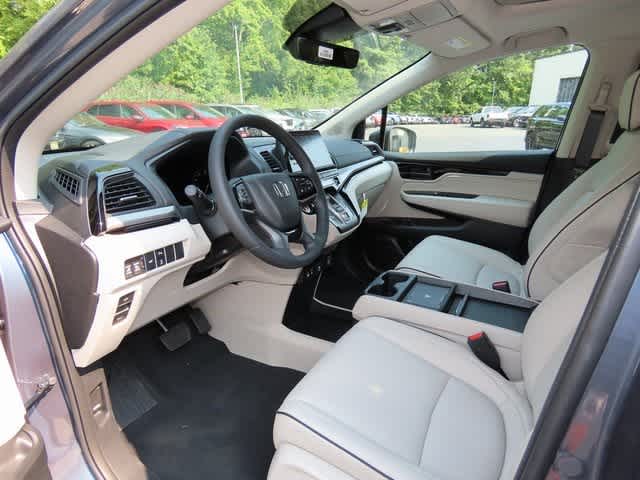 2026 Honda Odyssey Touring photo 2