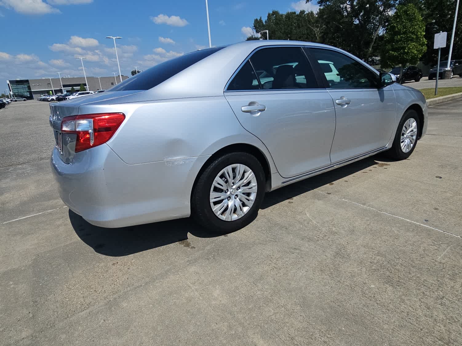 2014 Toyota Camry LE photo 7