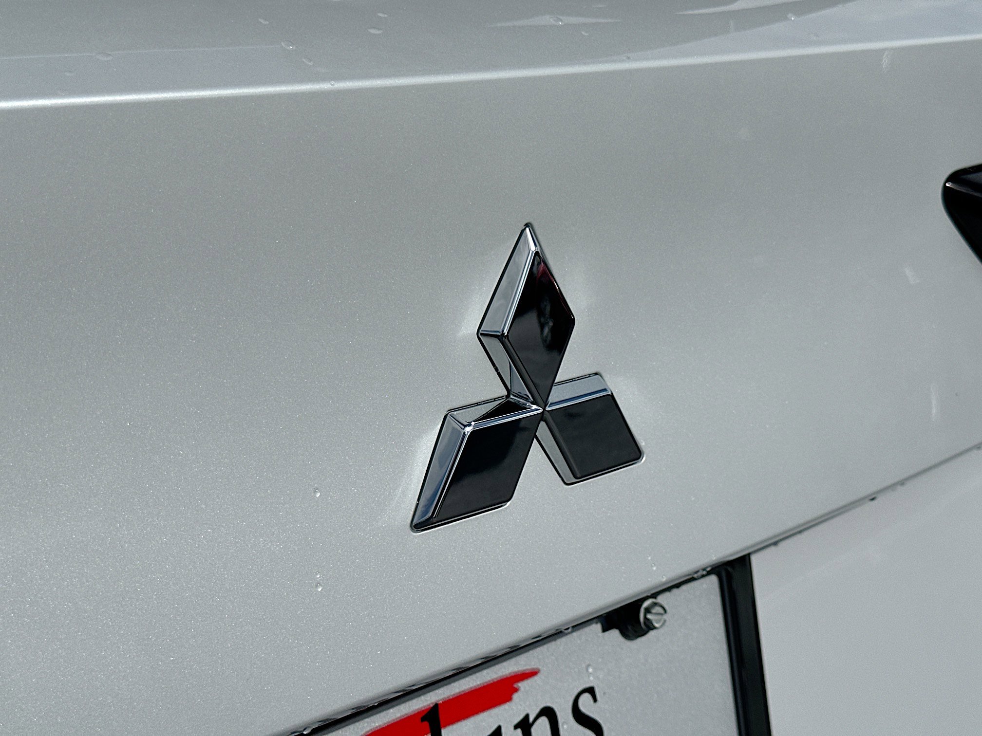 2025 Mitsubishi Outlander PHEV SE photo 17