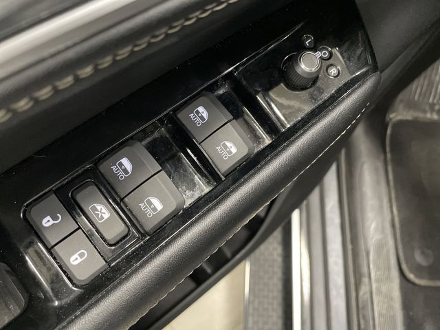 Certified Used 2024 Baltic Gray Metallic Clearcoat Jeep Series II image 33