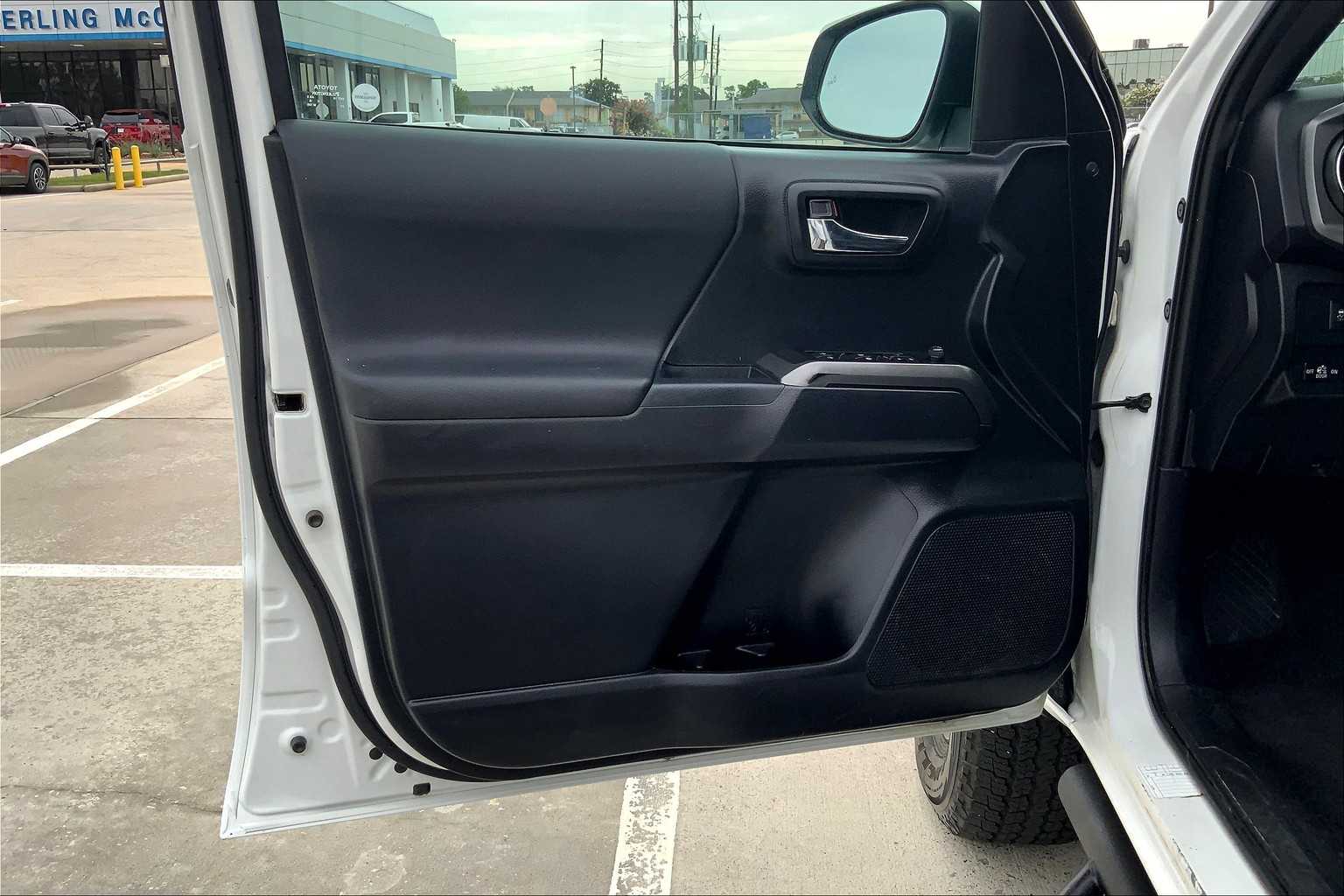 2021 Toyota Tacoma TRD photo 19