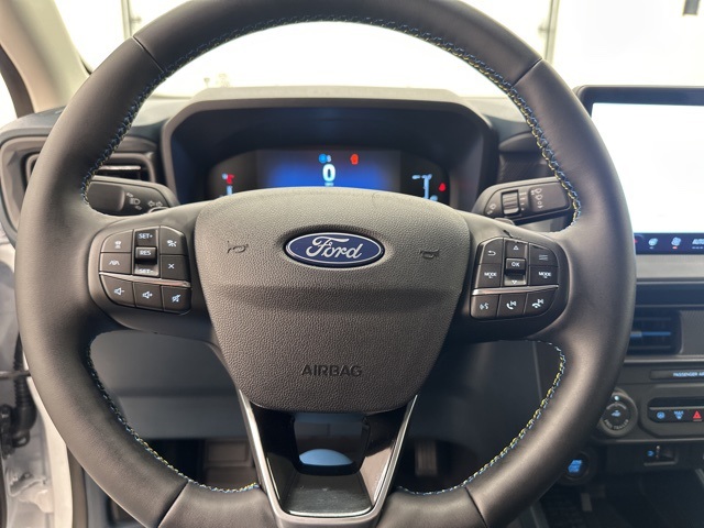 2025 Ford Maverick photo 16