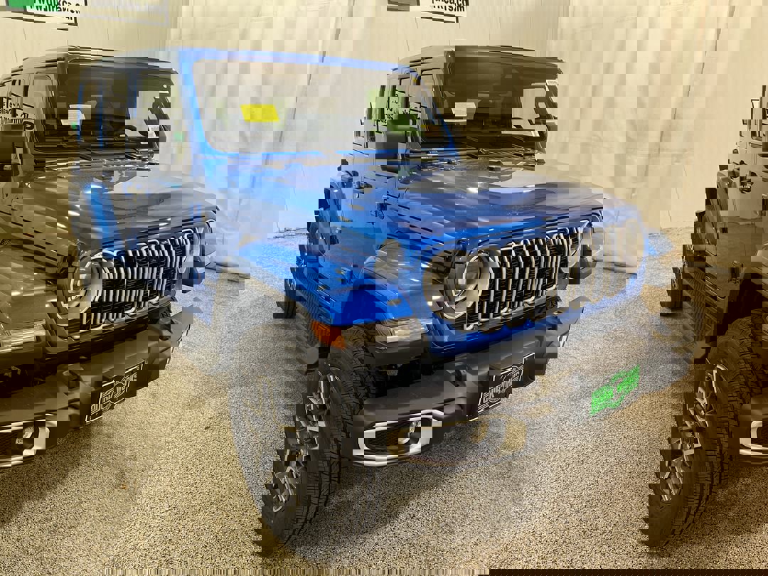 2026 Jeep Wrangler 4-Door Sahara's photo