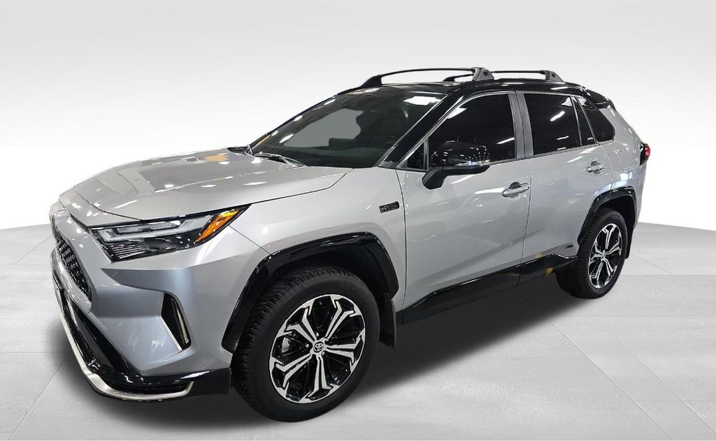2024 Toyota RAV4 XSE's photo