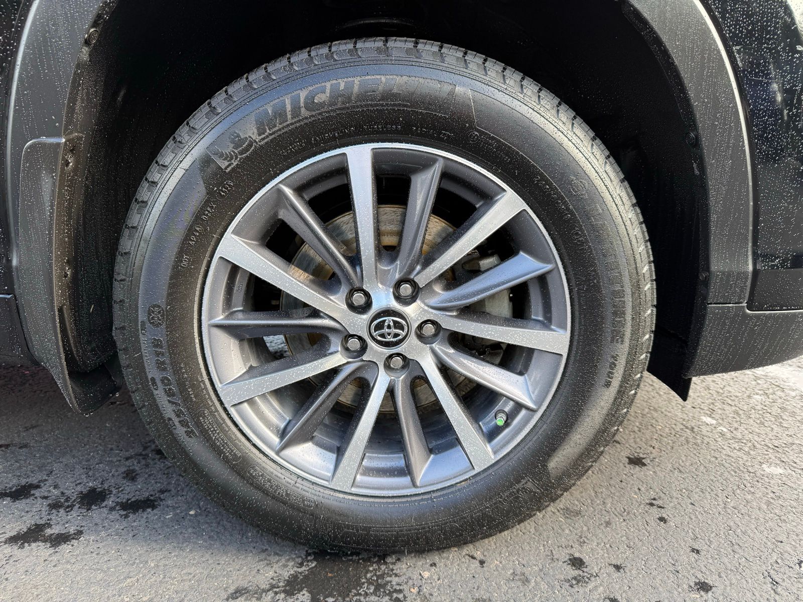 2017 Toyota Highlander XLE photo 19