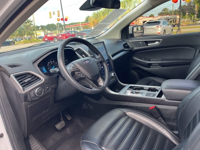 2022 Ford Edge SEL photo 5