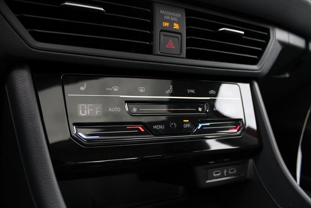 2025 Volkswagen Jetta 1.5T SE photo 11