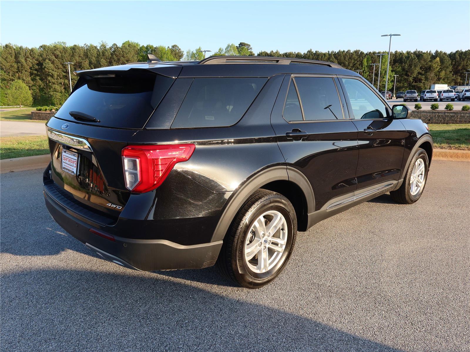 2023 Ford Explorer XLT photo 4