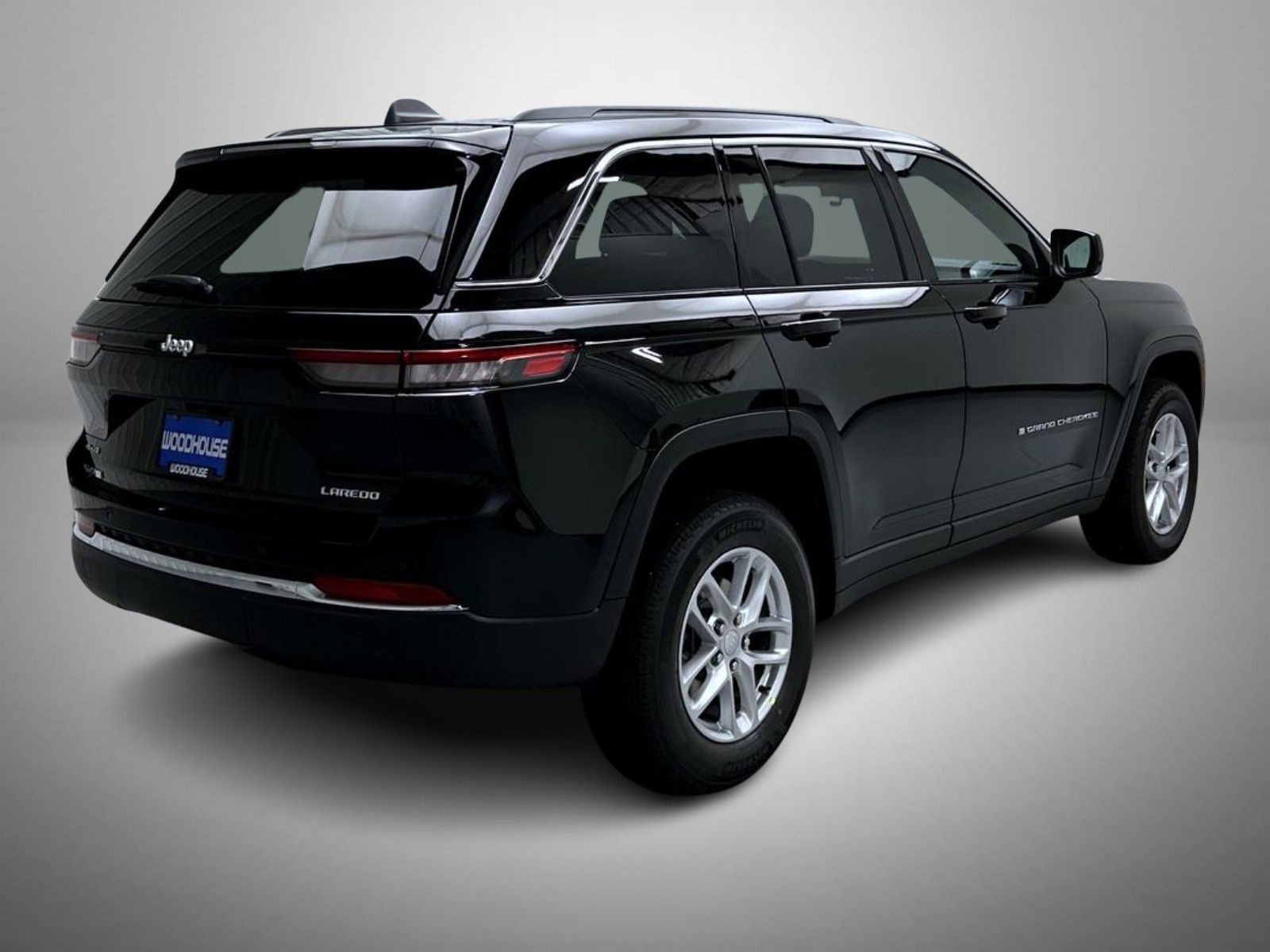 2025 Jeep Grand Cherokee Laredo X photo 3