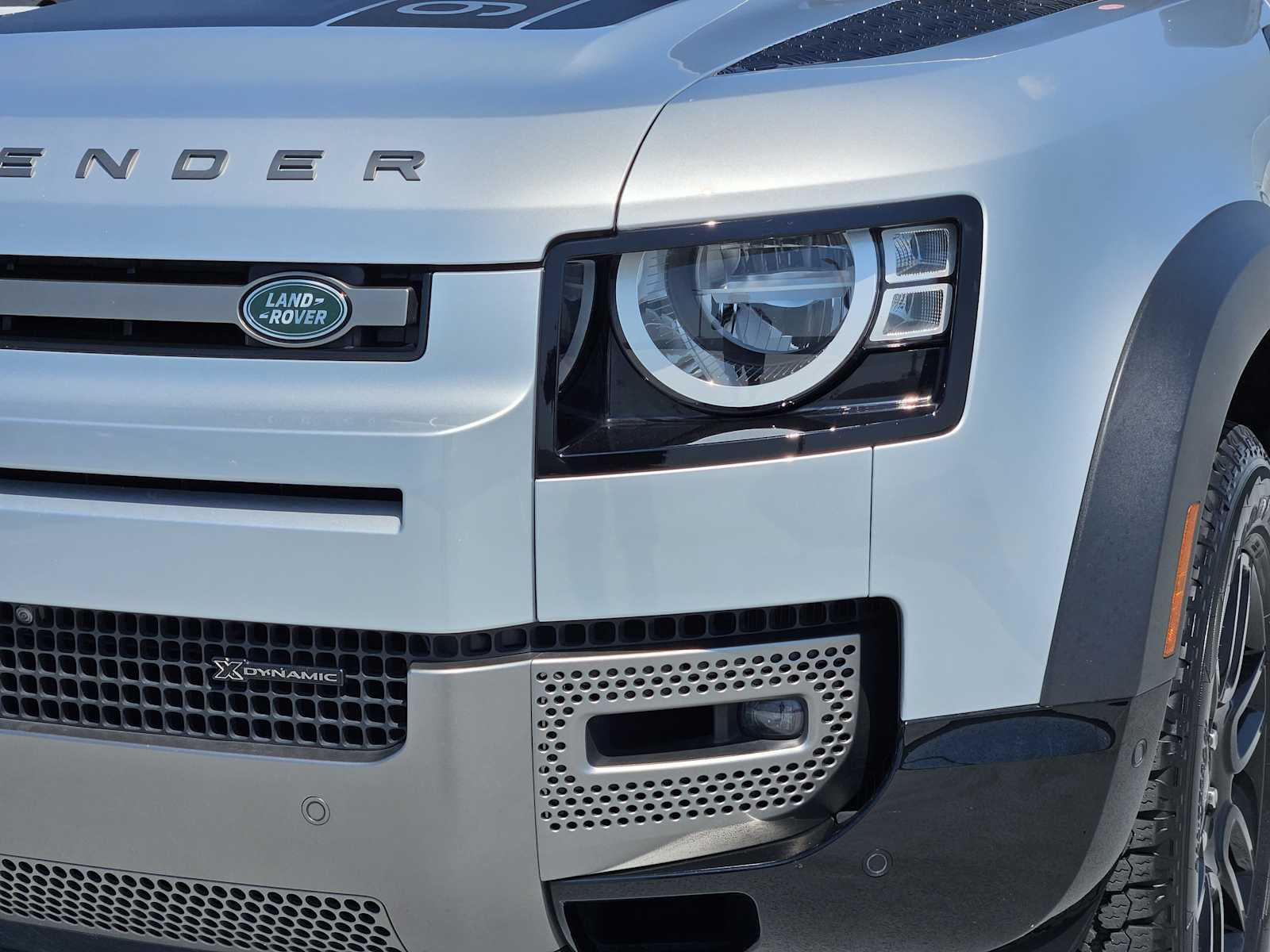 2022 Land Rover Defender X-Dynamic S photo 8