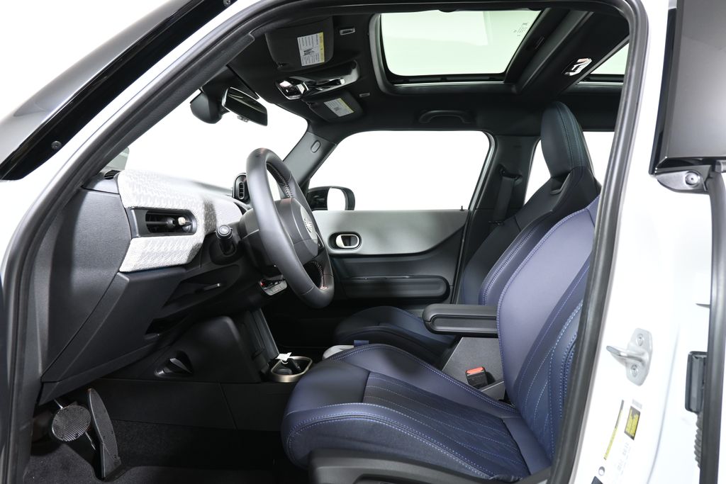 2026 Mini Cooper 4 Door Hardtop Signature photo 3