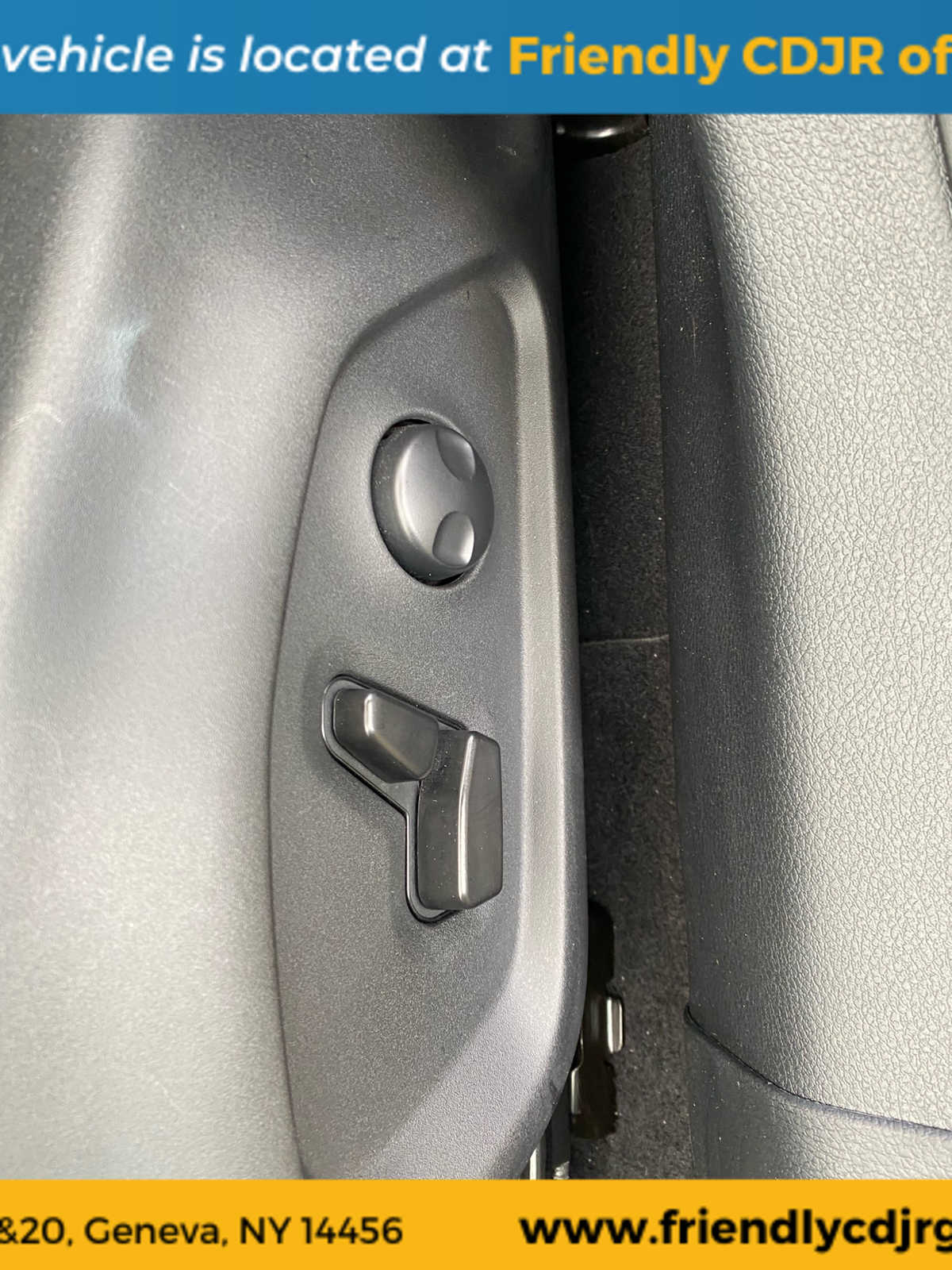 2023 Jeep Compass Latitude photo 19