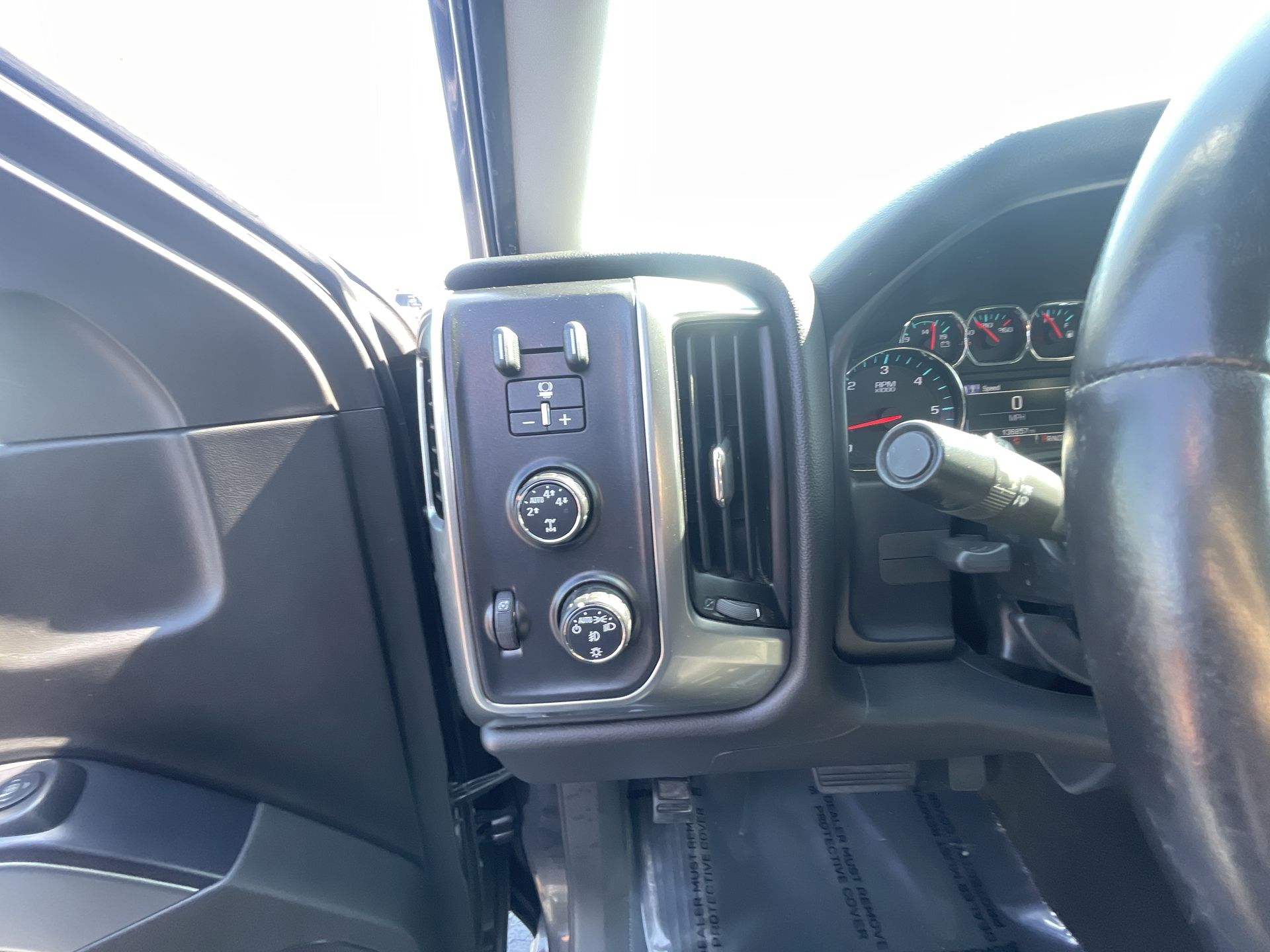 2015 Chevrolet Silverado 1500 LT photo 39