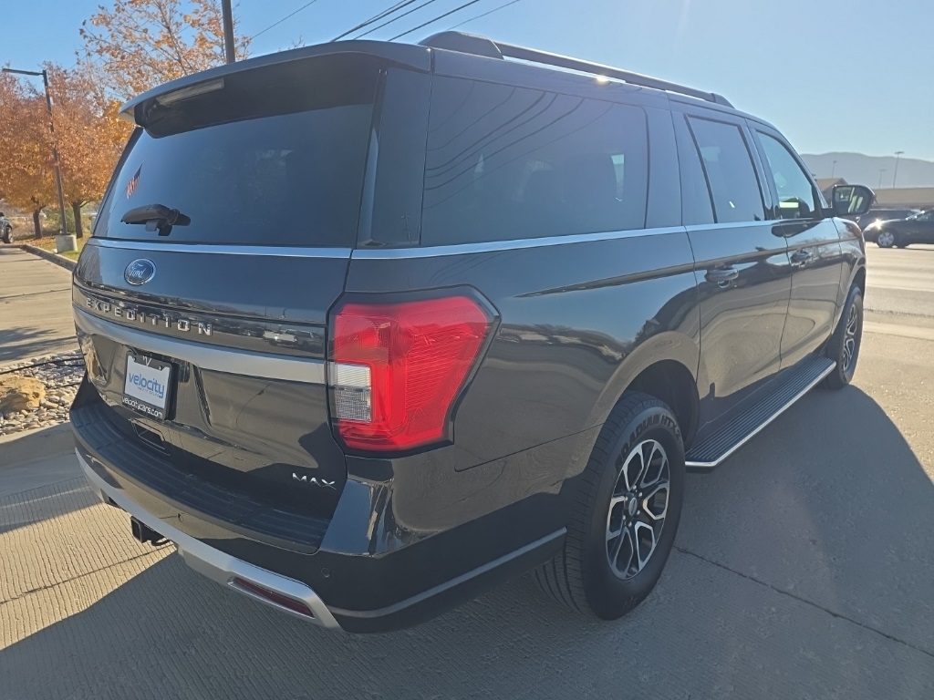 2023 Ford Expedition MAX XLT photo 3