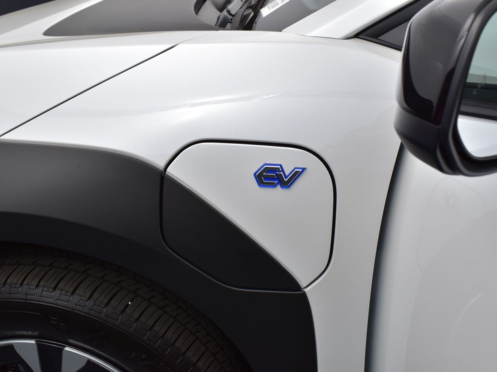 2025 Subaru Solterra Premium photo 24