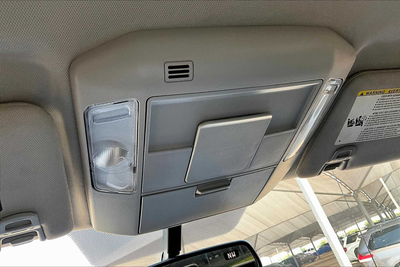 2017 Toyota Tundra SR5 photo 28