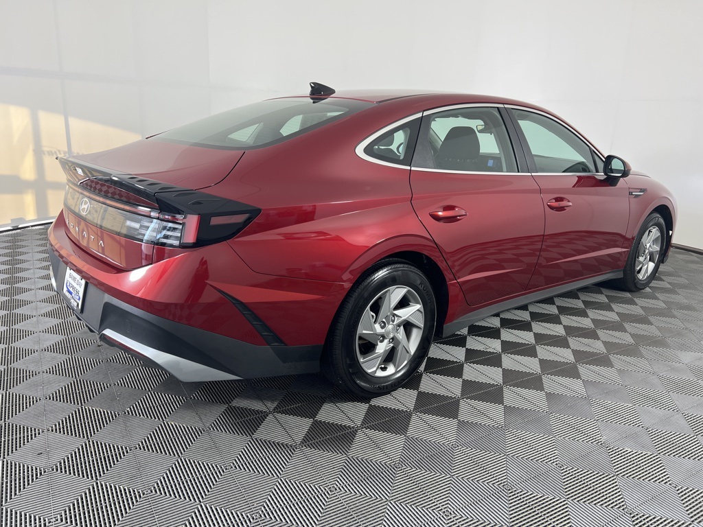 2025 Hyundai Sonata SE photo 6