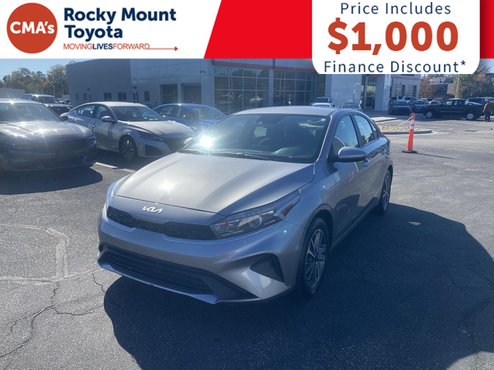 2022 Kia Forte LXS photo 2