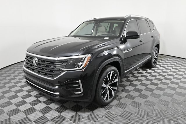 2025 Volkswagen Atlas SEL Premium R-Line photo 2