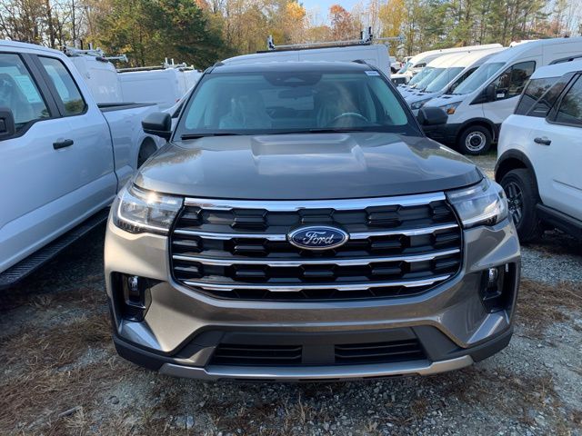 2026 Ford Explorer photo 4