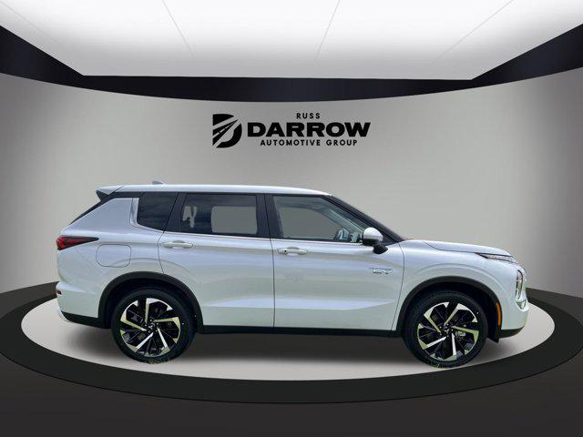 2025 Mitsubishi Outlander PHEV SE S-AWC photo 3