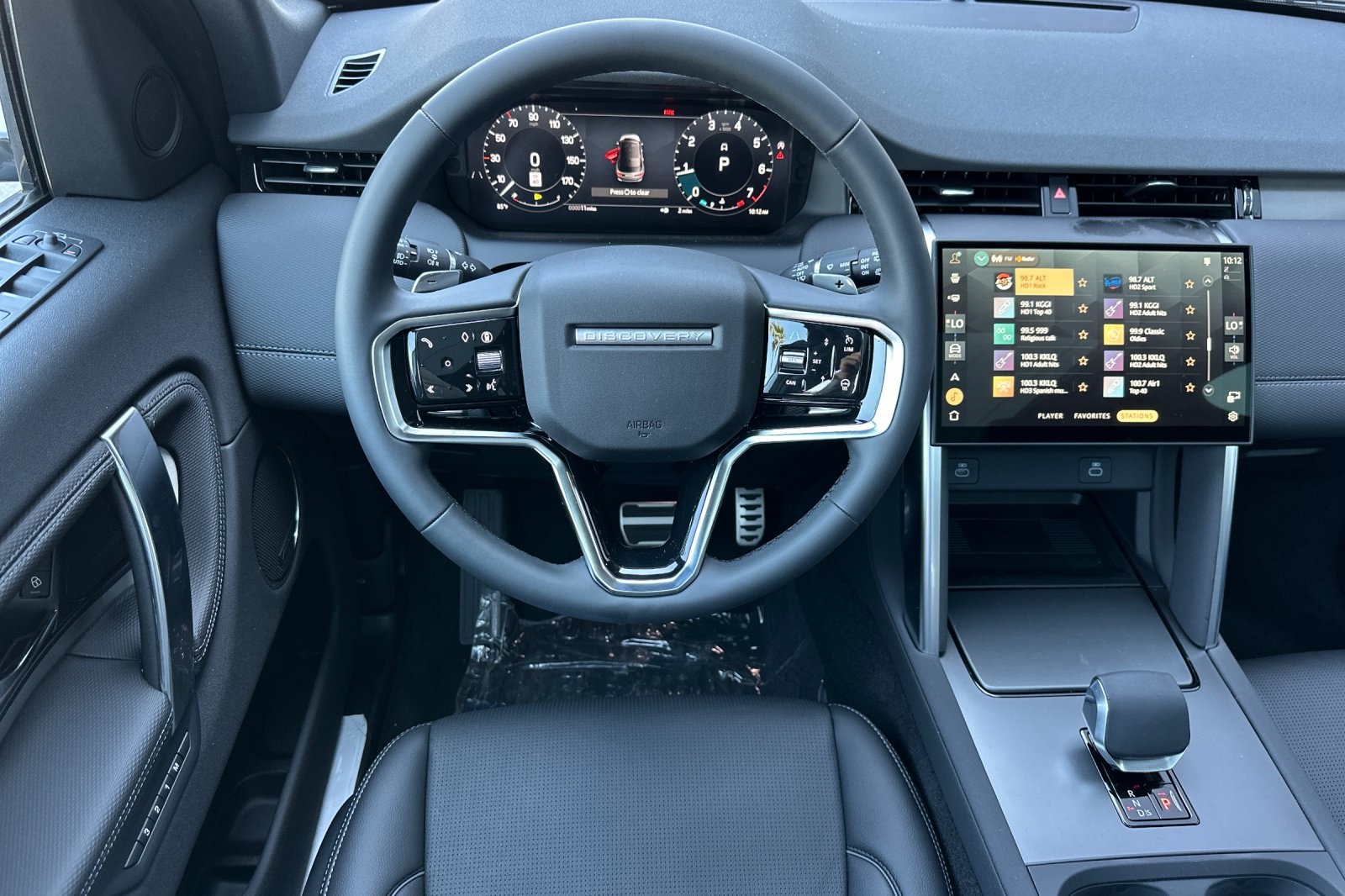 2025 Land Rover Discovery Sport SE photo 15