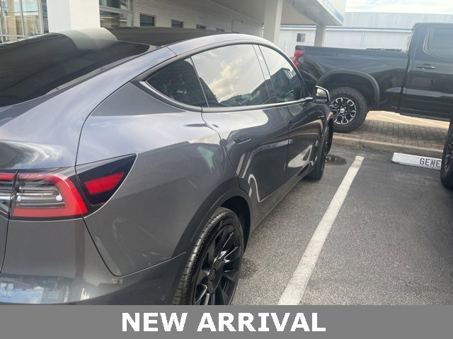 Used 2021 Tesla Model Y Long Range with VIN 5YJYGDEE2MF230785 for sale in Houston, TX