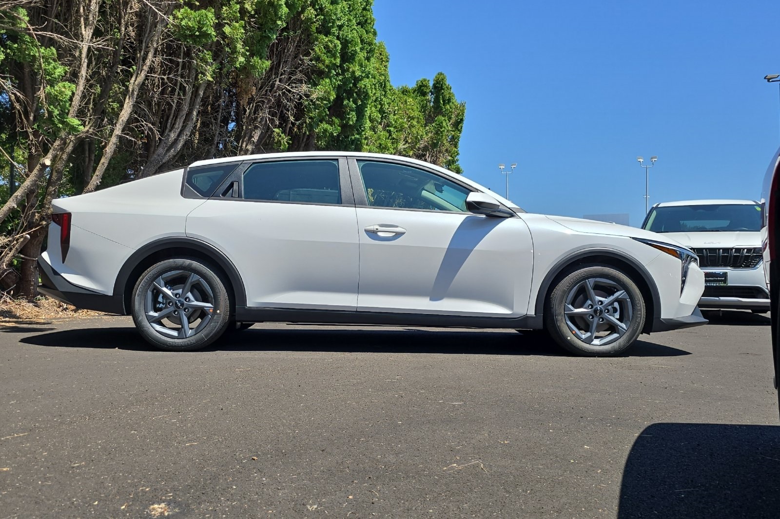 2025 Kia K4 LXS photo 2