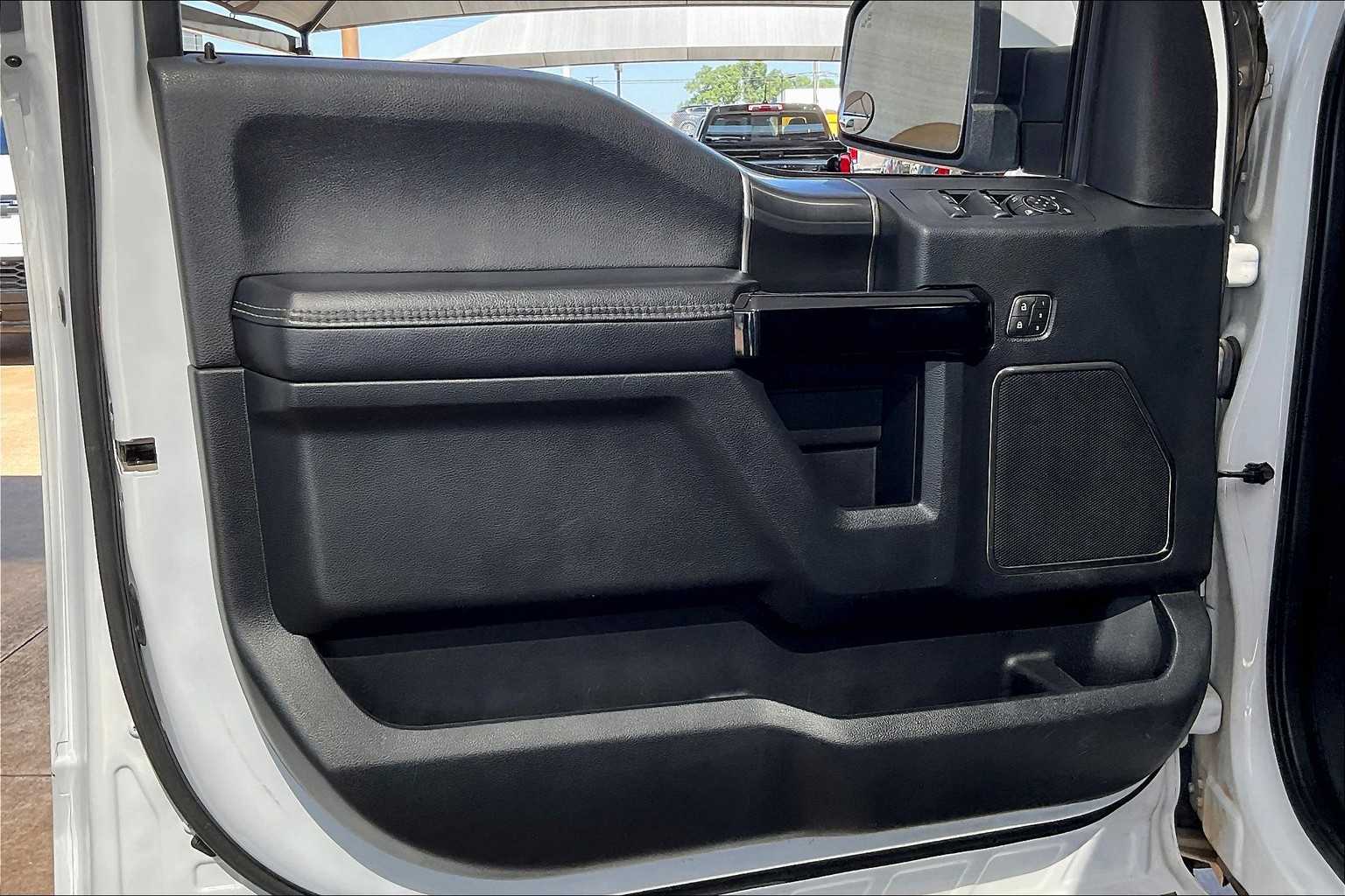 2020 Ford F-150 Raptor photo 18