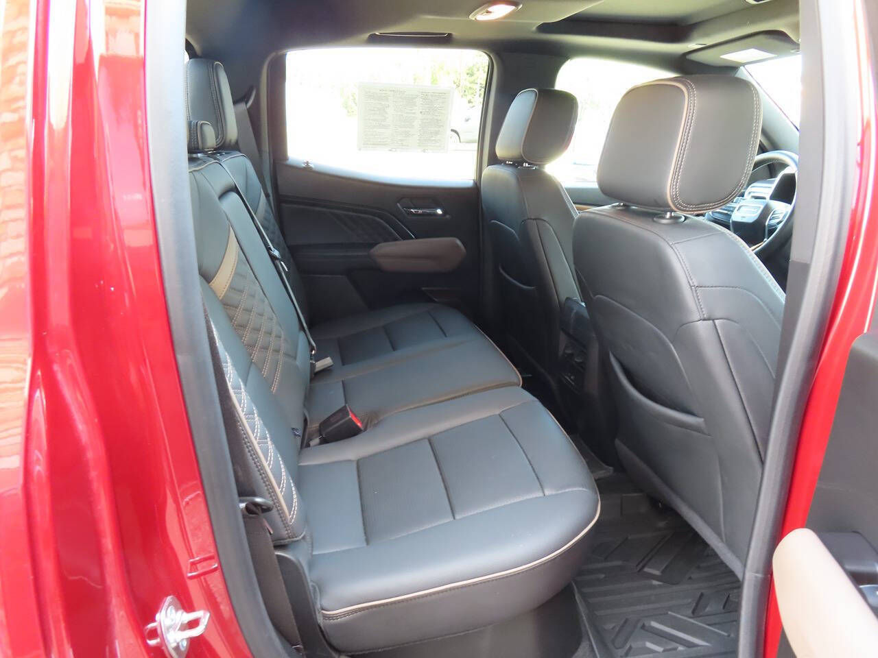 2024 Gmc Canyon Denali photo 9