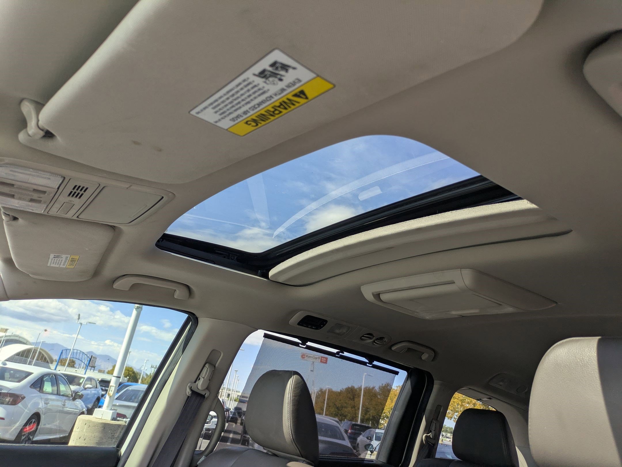 2016 Honda Odyssey Touring photo 24