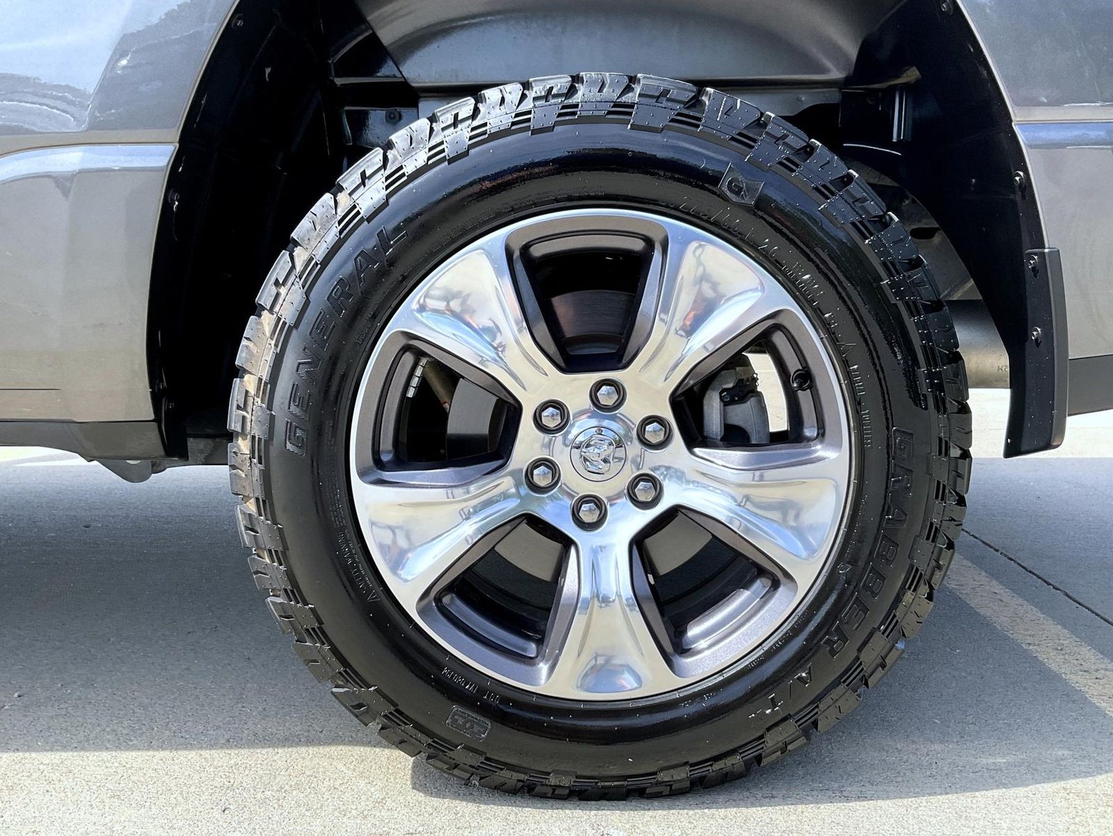 2023 Ram 1500 Laramie photo 22