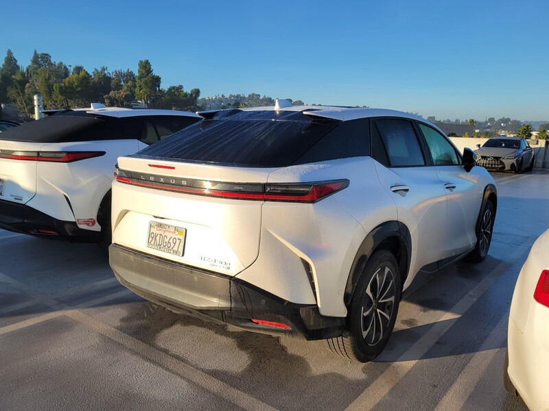 2023 Lexus RZ 450e Premium photo 3
