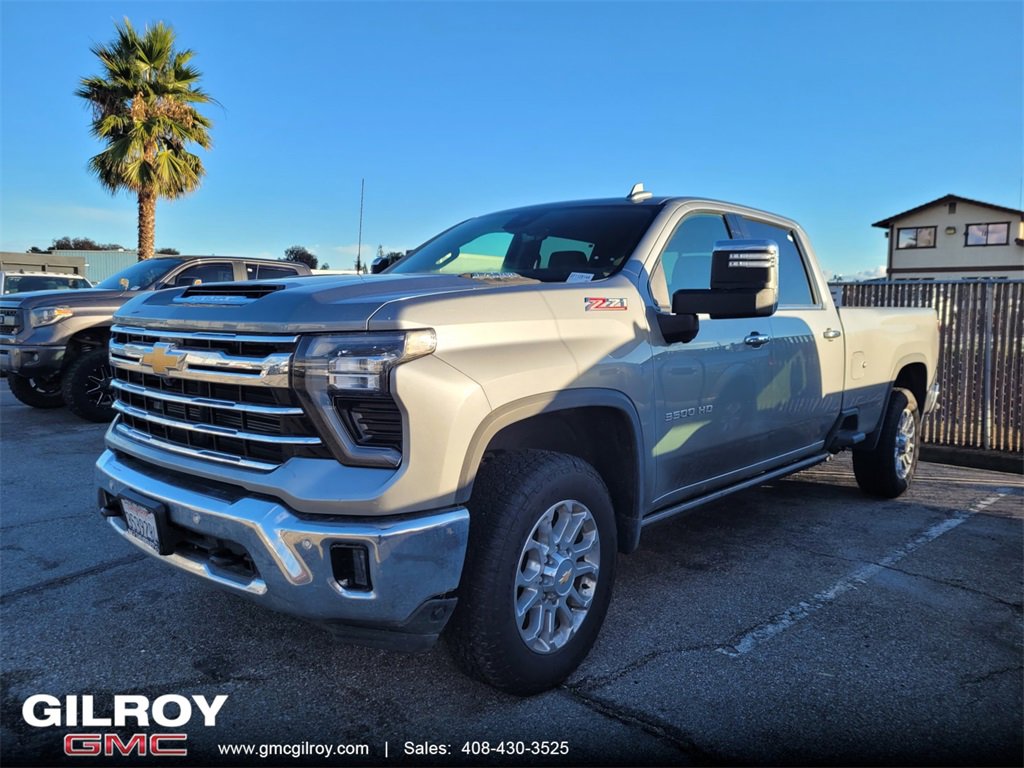 2025 Chevrolet Silverado 3500HD LTZ's photo