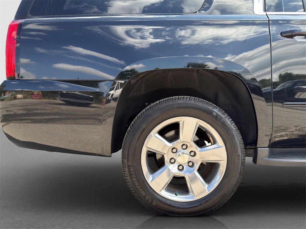 2017 Chevrolet Suburban LS photo 15