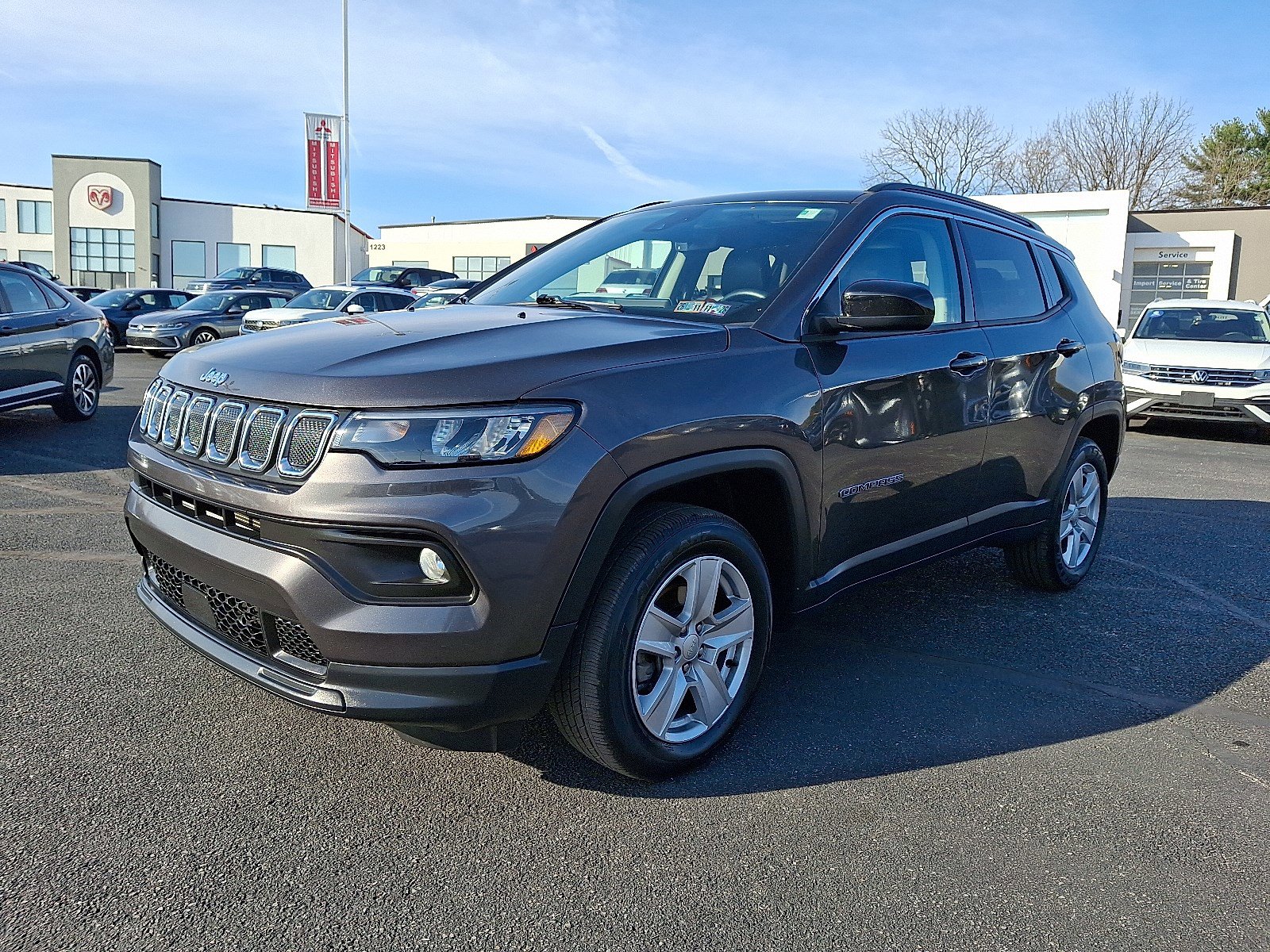2022 Jeep Compass Latitude photo 2