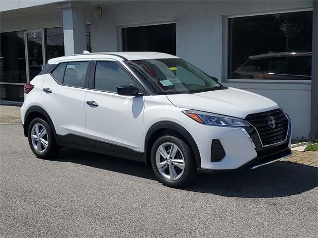 2025 Nissan Kicks Play S photo 19