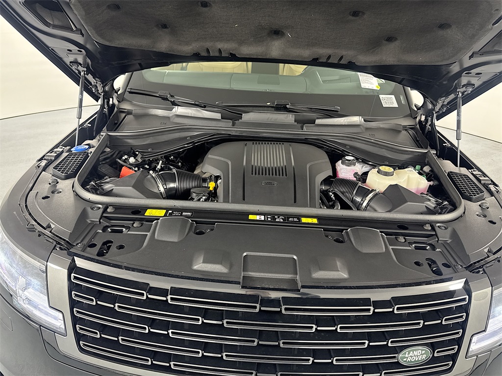 2025 Land Rover Range Rover SE photo 25