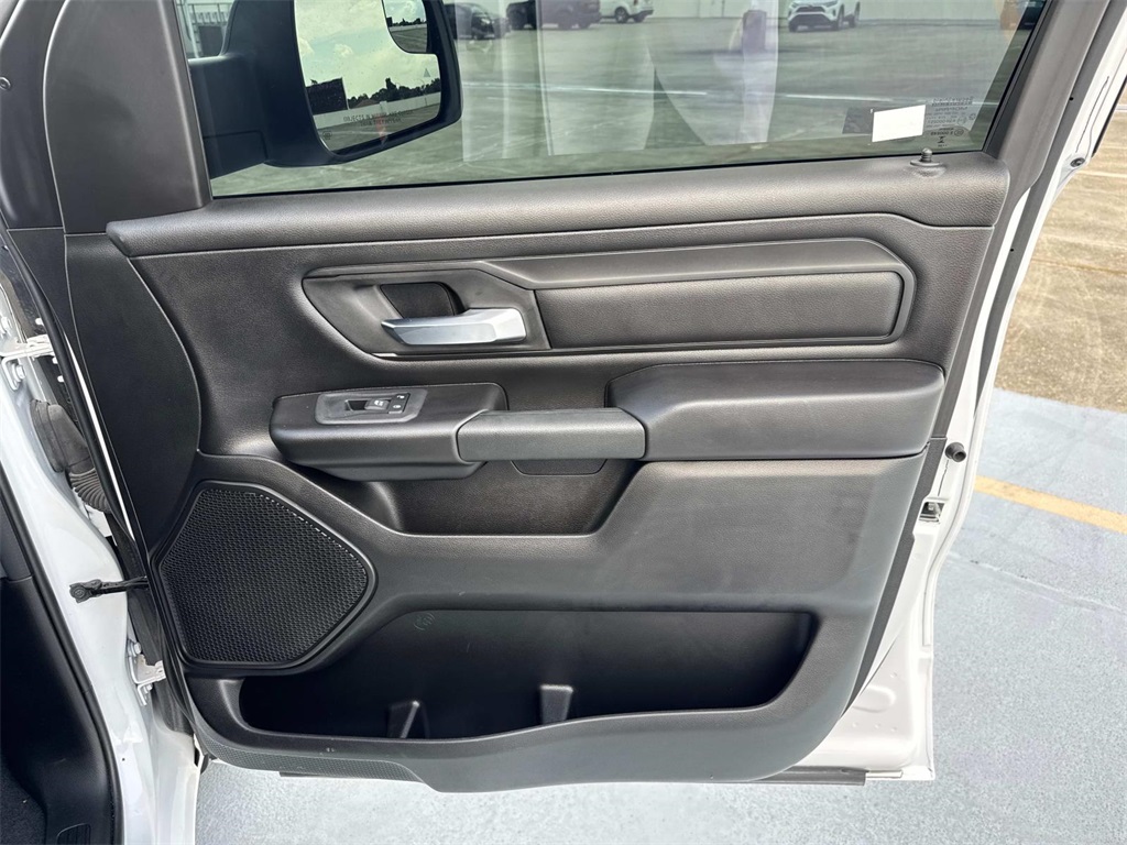 2025 Ram 1500 Tradesman photo 13