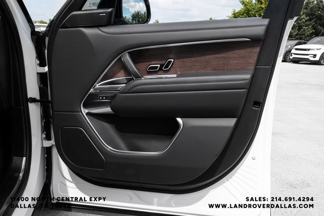 2023 Land Rover Range Rover SE photo 43