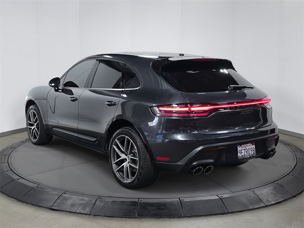 2023 Porsche Macan T photo 9