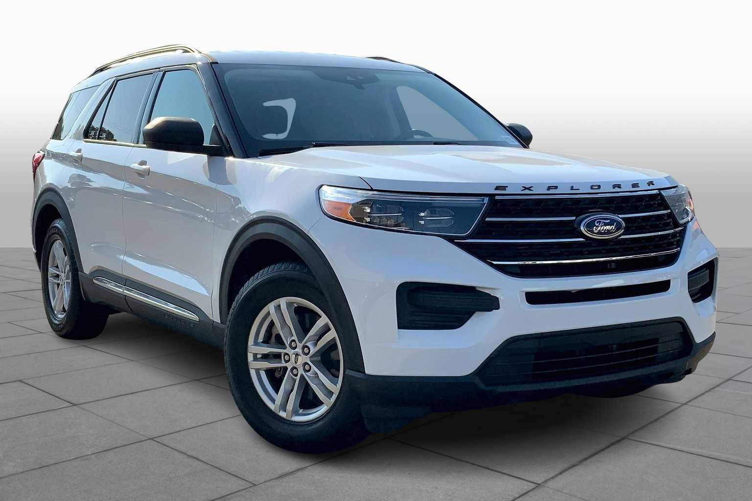 2020 Ford Explorer XLT photo 2