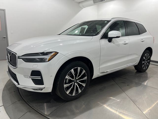 2023 Volvo XC60 Plus's photo