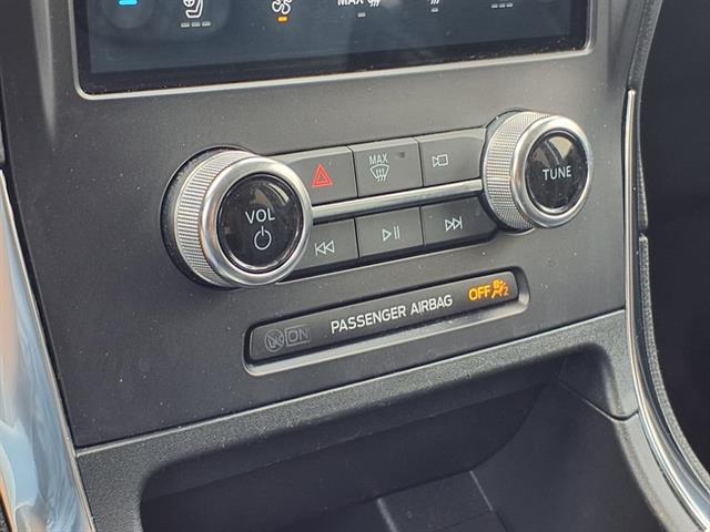 2024 Ford Edge Titanium photo 12